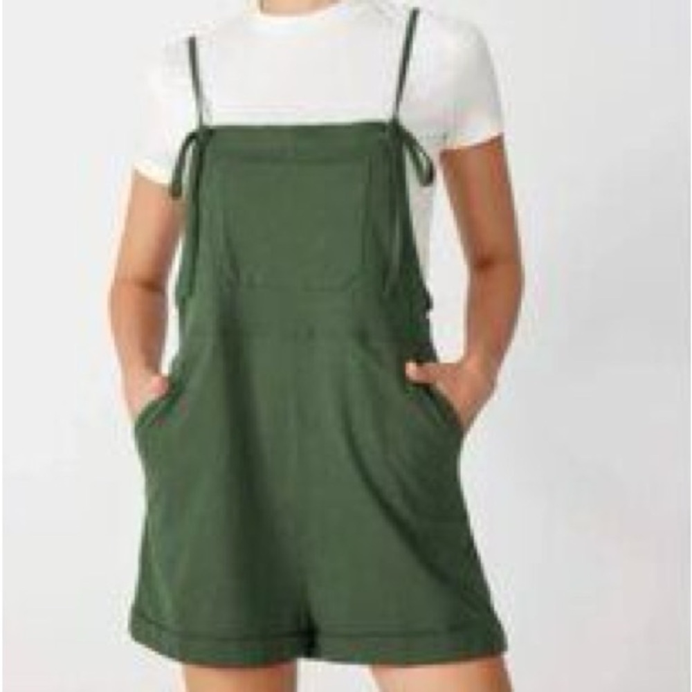 Cider Green Tie Strap Overall Shorts Romper Size S